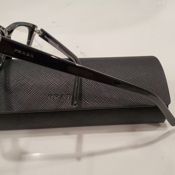 Prada Frame - Picture 3 of 4